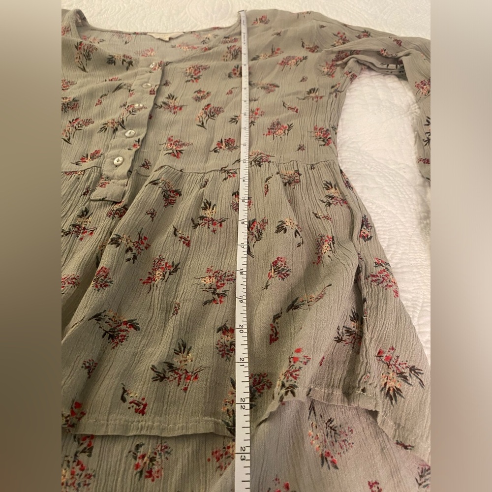 Floral Babydoll Fit Long Sleeve Button Blouse V Neck Hi-Low Medium - Picture 6 of 10